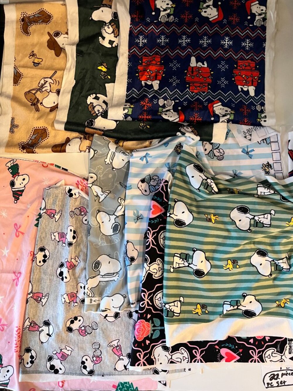 22 piece set Snoopy Scrap fabric bundle 7 - Picture 14 of 14